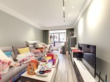 带车位 精装修 三层小洋房 全南拎包入住