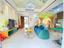 诚信出售!美的鹭湖别墅150方四房二厅精装修 直接拎包入住