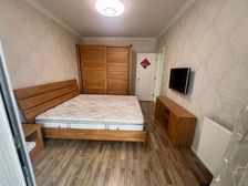 四大书本房成交榜一万小!万航公寓 边套全明三居 主卧大阳台