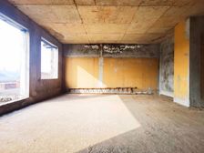 市面上罕见的一线江景别墅 单层面积大 轻松上车