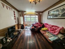 出门就是新城地铁口 多层2楼 中心位置 随时看有钥匙 价可谈