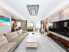 电梯高层丨湖景房 带观景阳台丨新装三年保养新 带固定车位