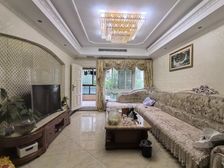 带露台的电梯洋房 业主做装修的 用材细节很好 拎包入住