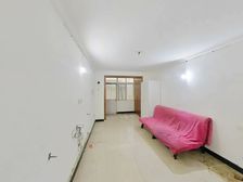 一楼送天井10平,厨卫全明,中间位置,满五税少,出门淞虹地鐡