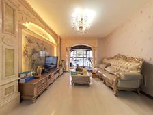 杨浦内环内 总高11楼的小高层 小区蕞好的户型 中心位置