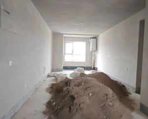 业主急售 紧邻东湖 看房方便 业主急售 看房方便