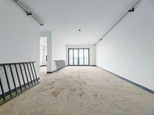 看湖单价 !三房两卫 一线看湖 单价11000 随时看房!