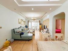 满五 临地铁 带电梯 小三居 精装可拎包入住 正规商品房