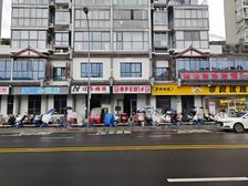 12.30 户型方正 采光好 离校近 全江景大三房双卫精装修