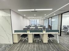 业主直租丨住邦远洋正对电梯精装带家具丨房间到顶可注册随时看房