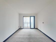 业主孩子出国,用不上了,化西附,正看中庭,周边商业配套成熟