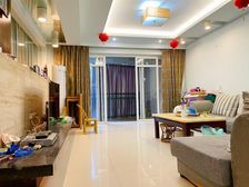 凤天锦园 4室2厅2卫 精装修 133万元