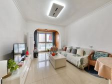 皇经嘉苑非常正气,楼层好、采光佳,让您居住非常舒适!