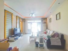 轻轨附近 罗马假日 大三房双卫 拎包入住 急急急售