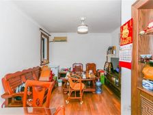 12号线口新上,贴瓷砖商品房,双南南北通户型,看房方便