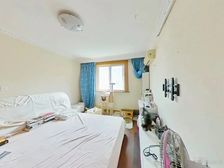 地铁口新上,商品两房,楼层好位置好,南北通透,满五