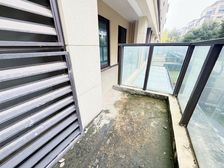 两江新区 蔡家带露台轻轨商圈500 4大套房洋房