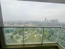 湖居封面资产,云端视野现房直购,龙湖物业护航,出门天街