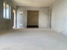 急急急! 对面 门口公交 出行便利 业主带车位急售