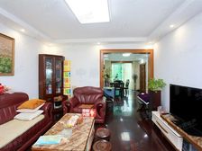 小区中间位置,价格好谈,飞机户型!两南一北!厅南北通!