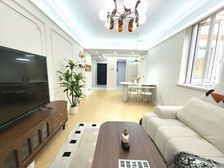 两个大院子,15号线地铁口,周边商业配套成熟,随时精装拎包入