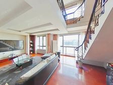 新上顶楼复式 实用400平 6室3厅 ‘空中别墅’ 看三件套