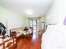 出国诚售 小区花园位置中间楼层 居家小叁房 诚意卖 有钥匙