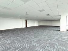 江南万达!只要11元!420平办公室!停车位!双地铁口!下载