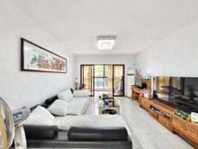 城市风景 3室2厅 121.87平