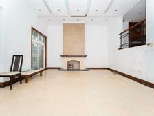 小区绿化高 商圈成熟 南北通透 近地铁 满五 出行方便