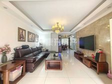 一楼带大大的院子 安静位置 业主自住 装修还不错 奉浦板块