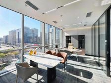 世博天地 200平方精装,地铁13号线世博大道站,可以看江景