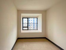 捡耙活了!兼顾疤舒和爸中,龙湖品质大平层。轻轨商圈200