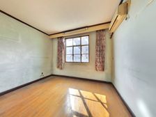 近淞虹路地铁口,电梯稀缺三房,付款好可谈价格