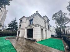 古北独栋大别墅共4层,使用面积600平,花园300平,开间大