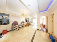 三房二厅二卫户型,靠公园景观一排,楼层好,看房随时有钥匙