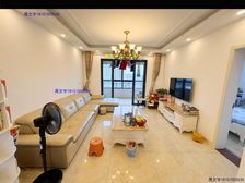 绿地香颂北区 精装可拎包入住 有电梯 双卫格局 密度低