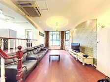 房龄新,小区中心位置,双拼别墅,看房有钥匙随时