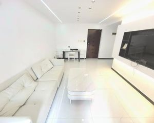 次新小区 电梯一房 中间楼层 新装修 家具全送 看房随时