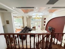 千岱全明边户别墅!中央花园附车位大花园!m5v1急价1周卖掉