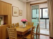 产权车位!地铁口精装修电梯大三房!小区环境好!绿化率特别高!