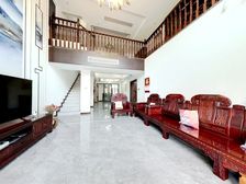 叠墅三层 7室精装家私家电齐全带两个产权车位