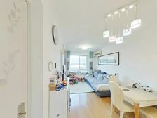 地铁长阳站口 南北两居 明卫 满五年一套