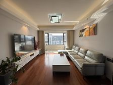 美的国宾府 电梯洋房 一梯一户 随时看房 送车位 采光好