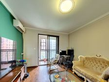 全明户型在卖仅2套 27万精装 有车位 满五年无杂税中间位置