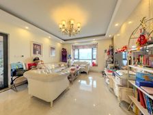 翡翠城四期 户型好,已装修,带家具家电,可按揭,户型好