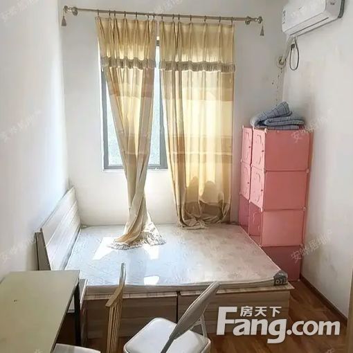 南宫体育公园旁南北通透三居 精装电梯房4500/月