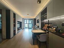 (新上!)南北通2房!中秧空调地暖!全屋定制柜子!下楼是天街