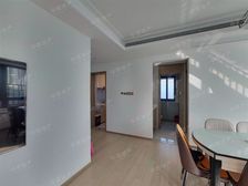 龙湖天街家门口,隔壁上大 ,开发商精装3房