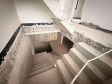 金汇 带电梯 产权清晰 南北通透 满五 次新小区 带花园